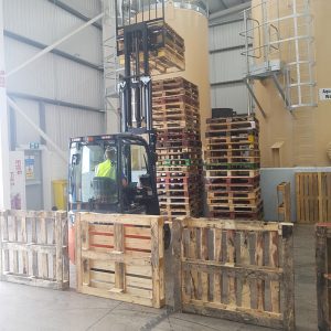 Forklift training with pallets